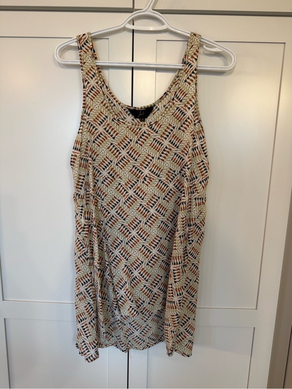 JACK by BB Dakota Sleeveless Flowy Top with cute print - Picture 3 of 9
